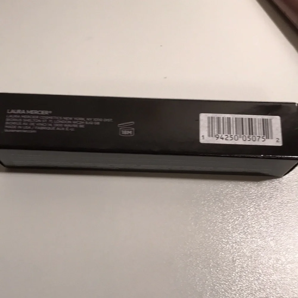 laura mercier brand new